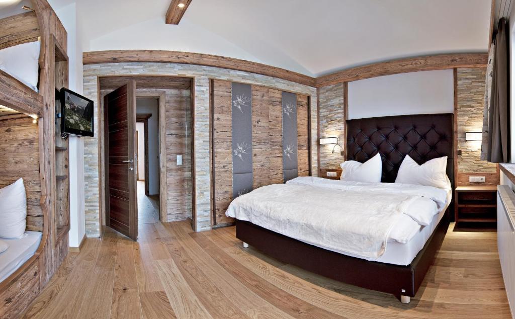 Alpenchalet Bruecke Mayrhofen Room photo